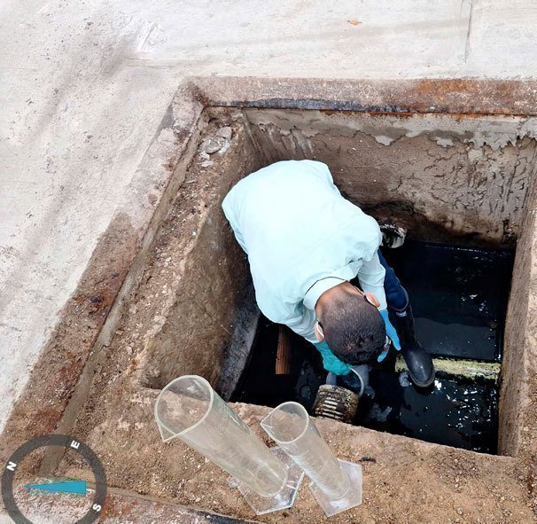Muestreo y aforo de caudal en vertimientos