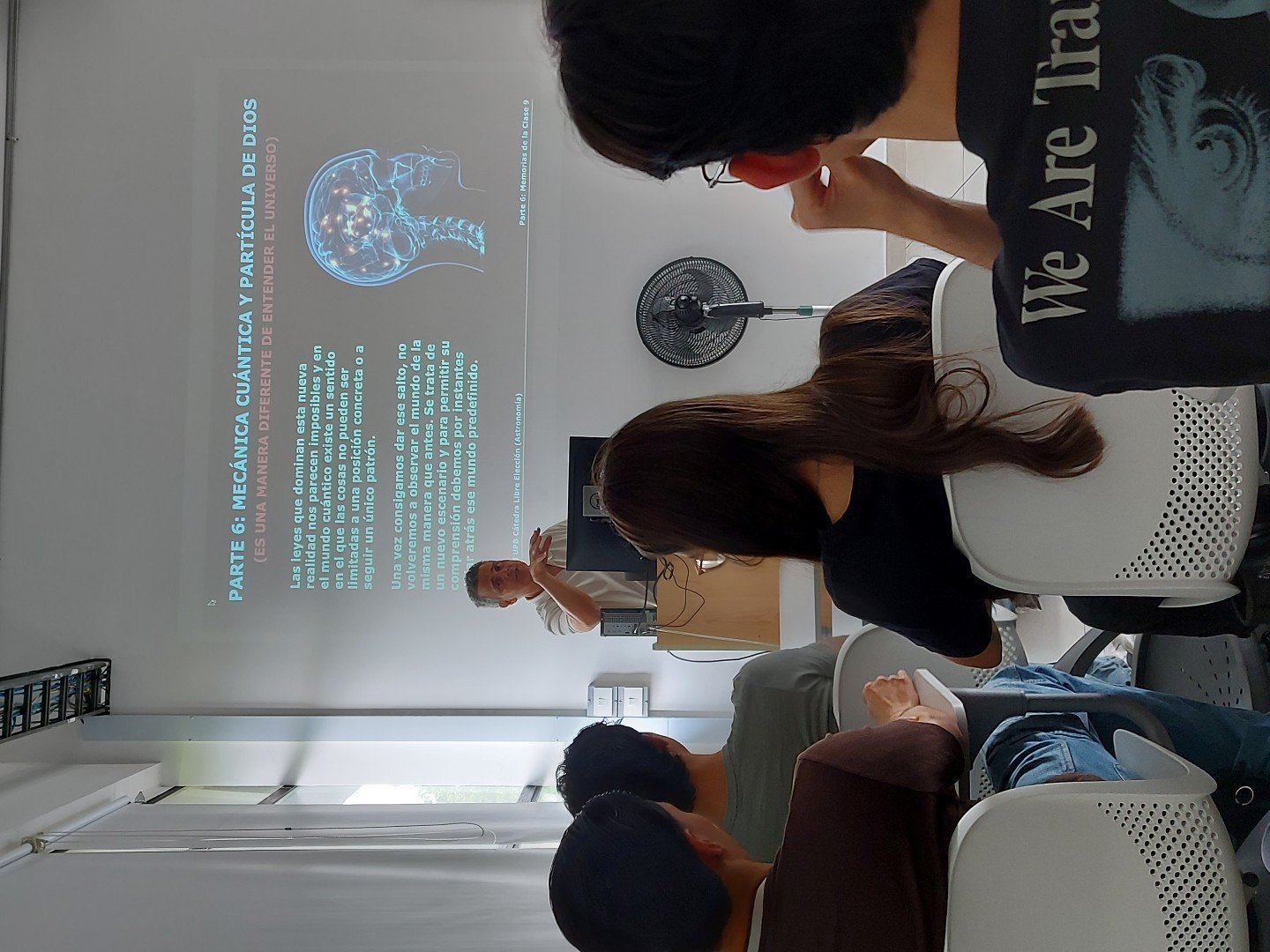 Estudiantes en curso de astronomía