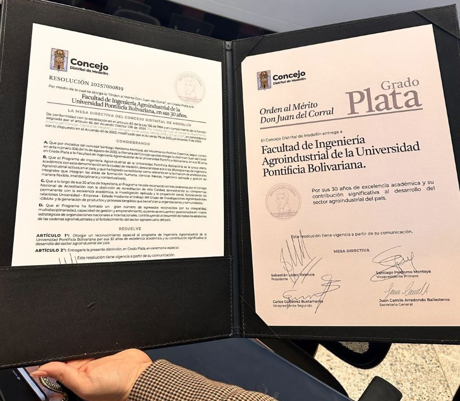 Reconocimiento al merito juan del coral 