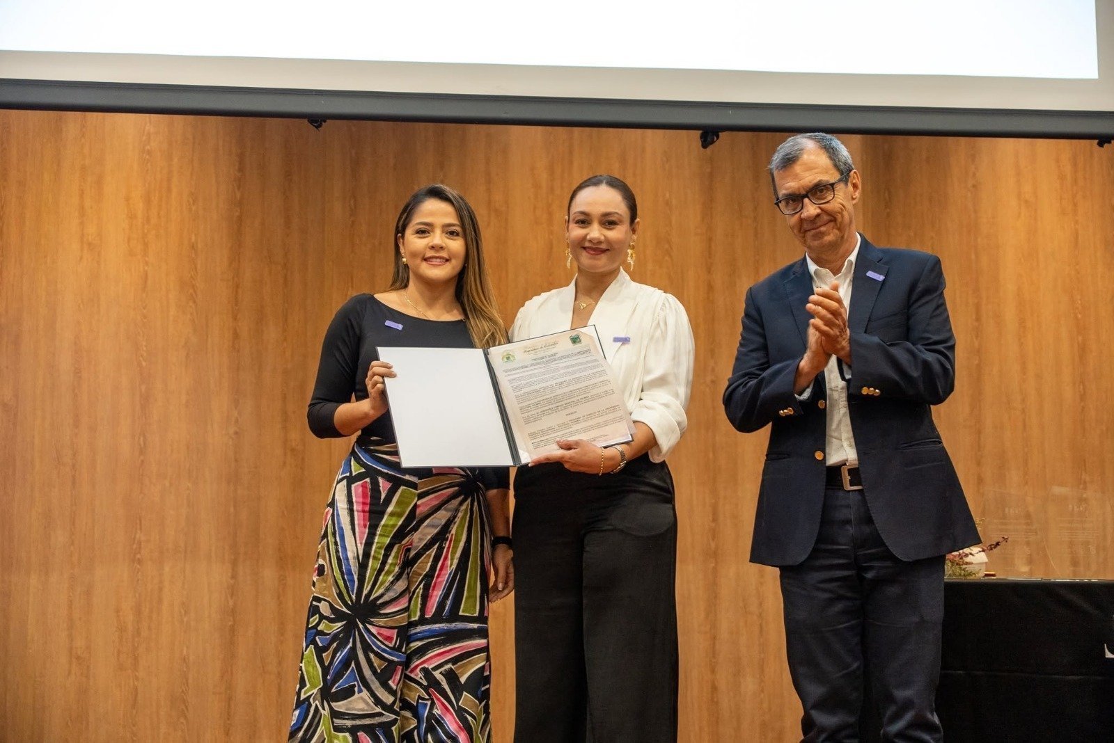 Reconocimiento especial de la Alcaldía de Palmira a la facultad.