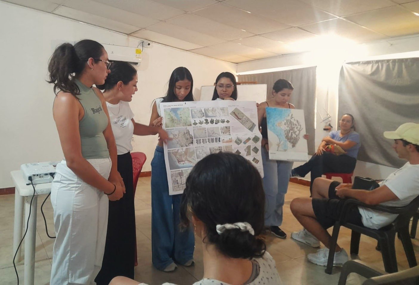 Estudiantes de Arquitectura han llevado a cabo proyectos de diseño urbano y paisajístico en Necoclí, con el objetivo de identificar las problemáticas y oportunidades del municipio.