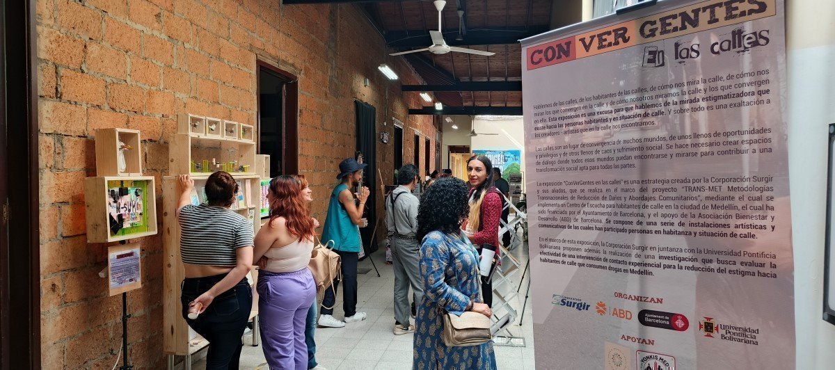 La exposición ConVerGentes en la calle estará disponible hasta el 15 de octubre de 2025.